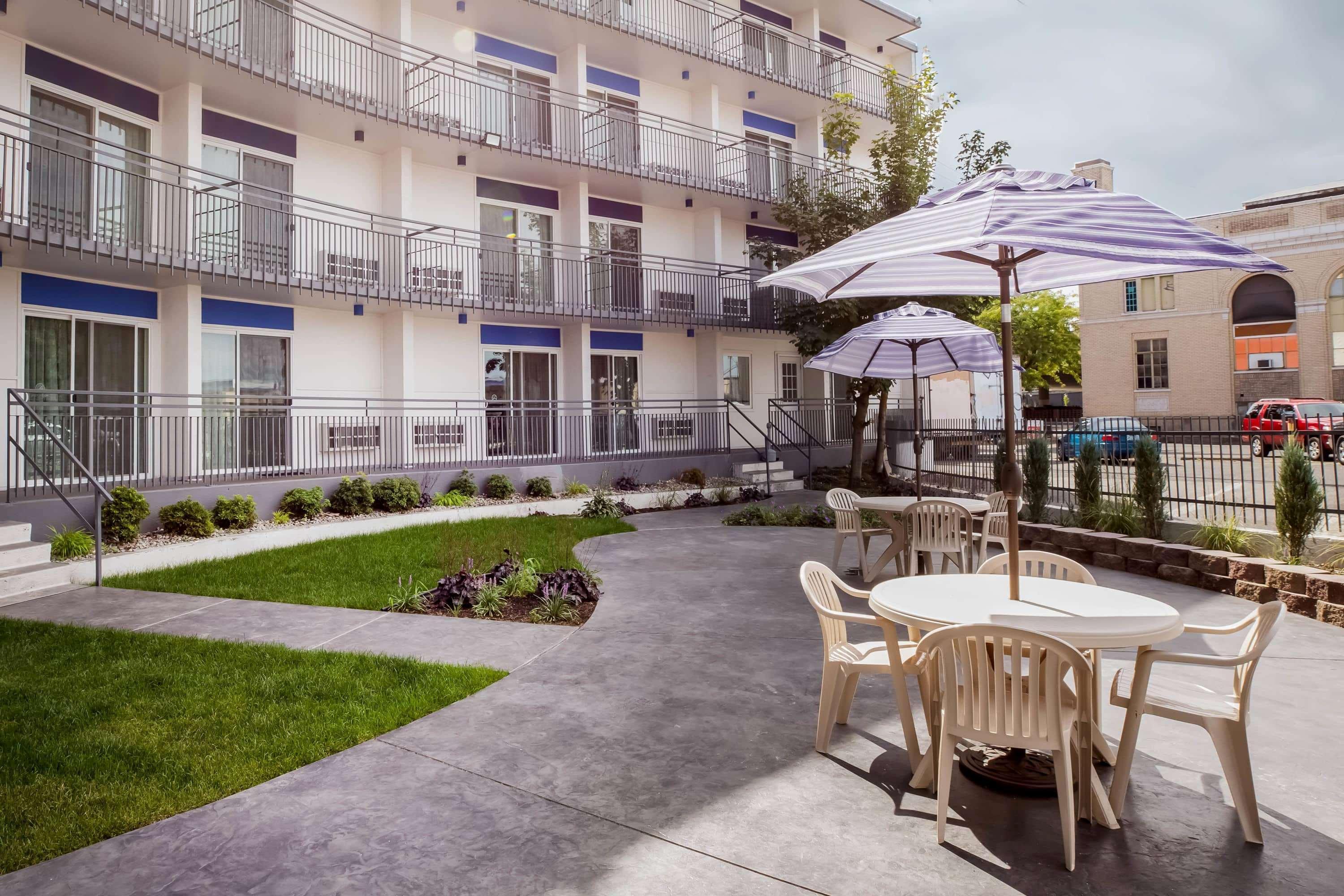 Baymont By Wyndham Motel Spokane